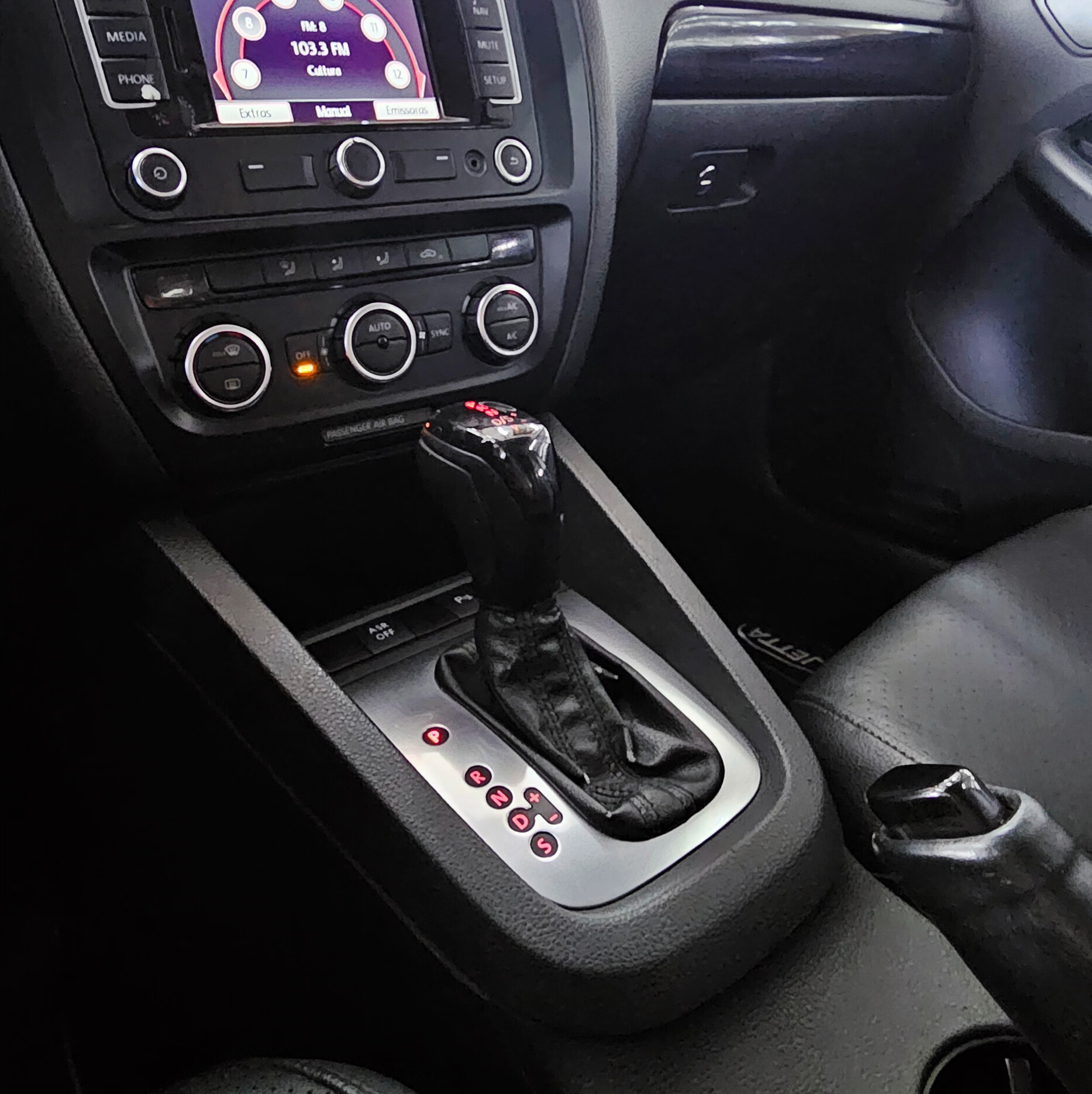Volkswagem Jetta Comfortline 2.0 Flex AT - Imagem 8