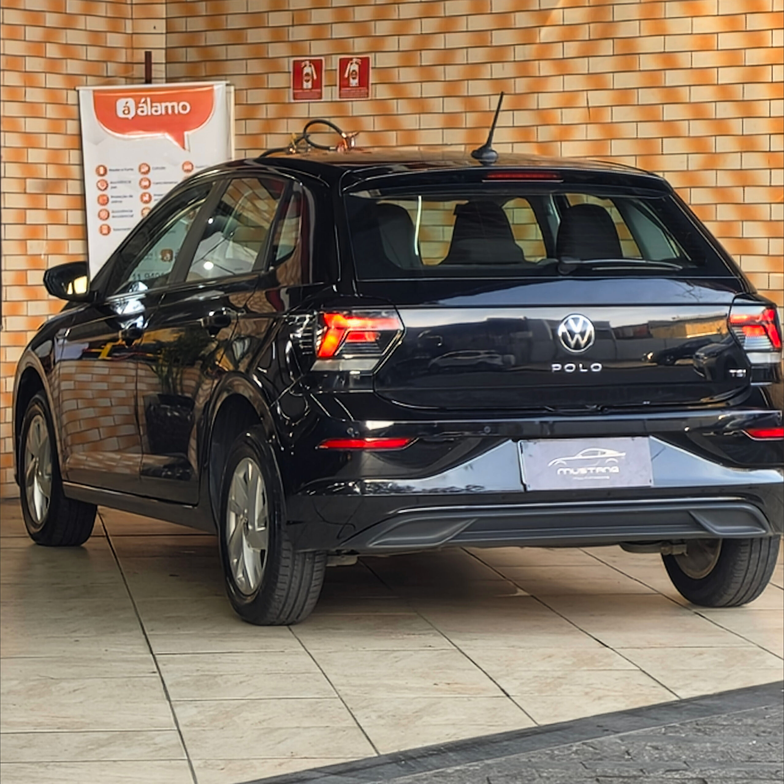 VOLKSWAGEN POLO HIGHLINE 1.0 TSI FLEX AT 2025 — PRETO - Imagem 5