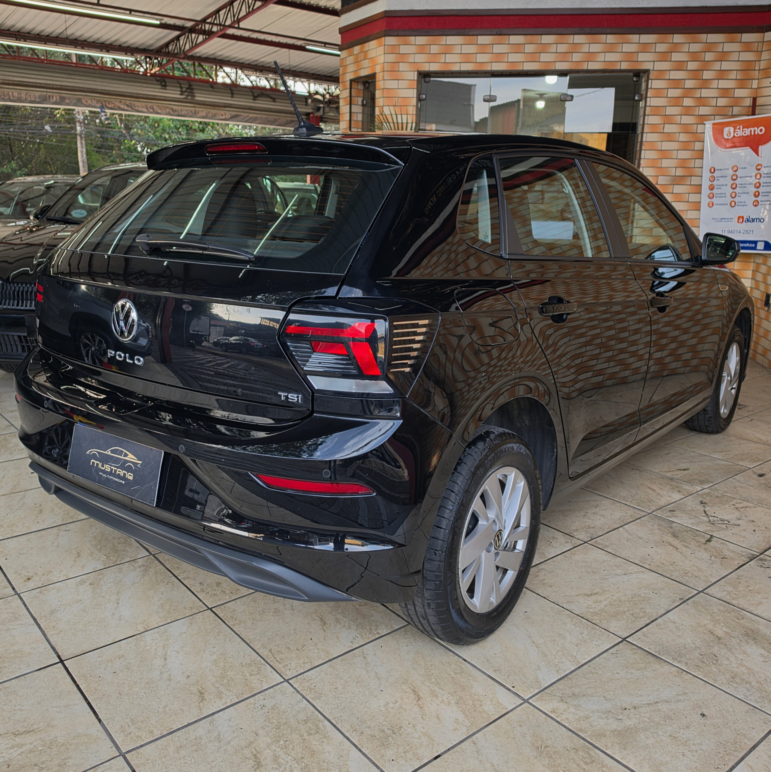 VOLKSWAGEN POLO HIGHLINE 1.0 TSI FLEX AT 2025 — PRETO - Imagem 6